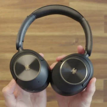 top vbiew of OneOdio Focus A6 headphones